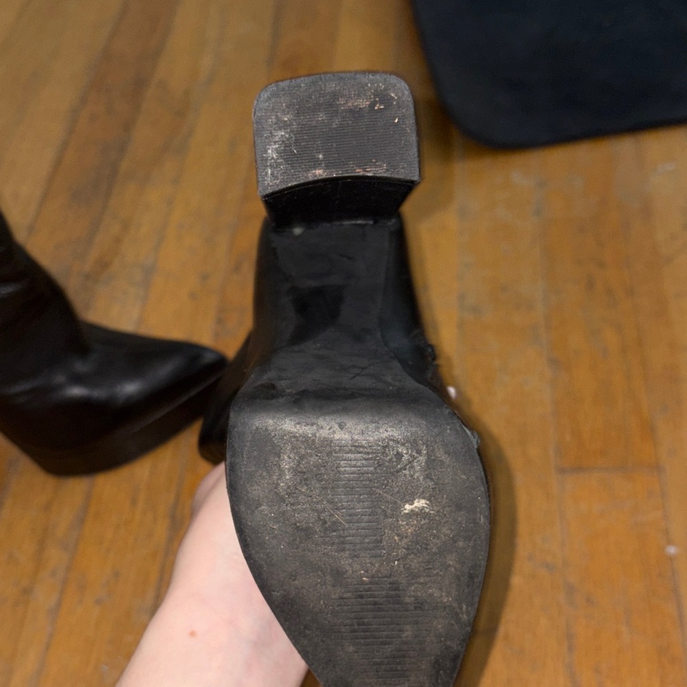 Steve Madden Black Leather Ankle Boot heels - Picture 5 of 13